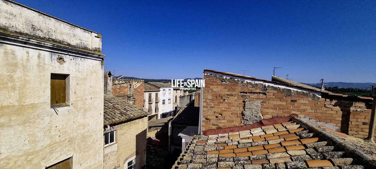 8 soveværelse Byhus til salg i Ginestar - € 85.000 (Ref: 9158365)