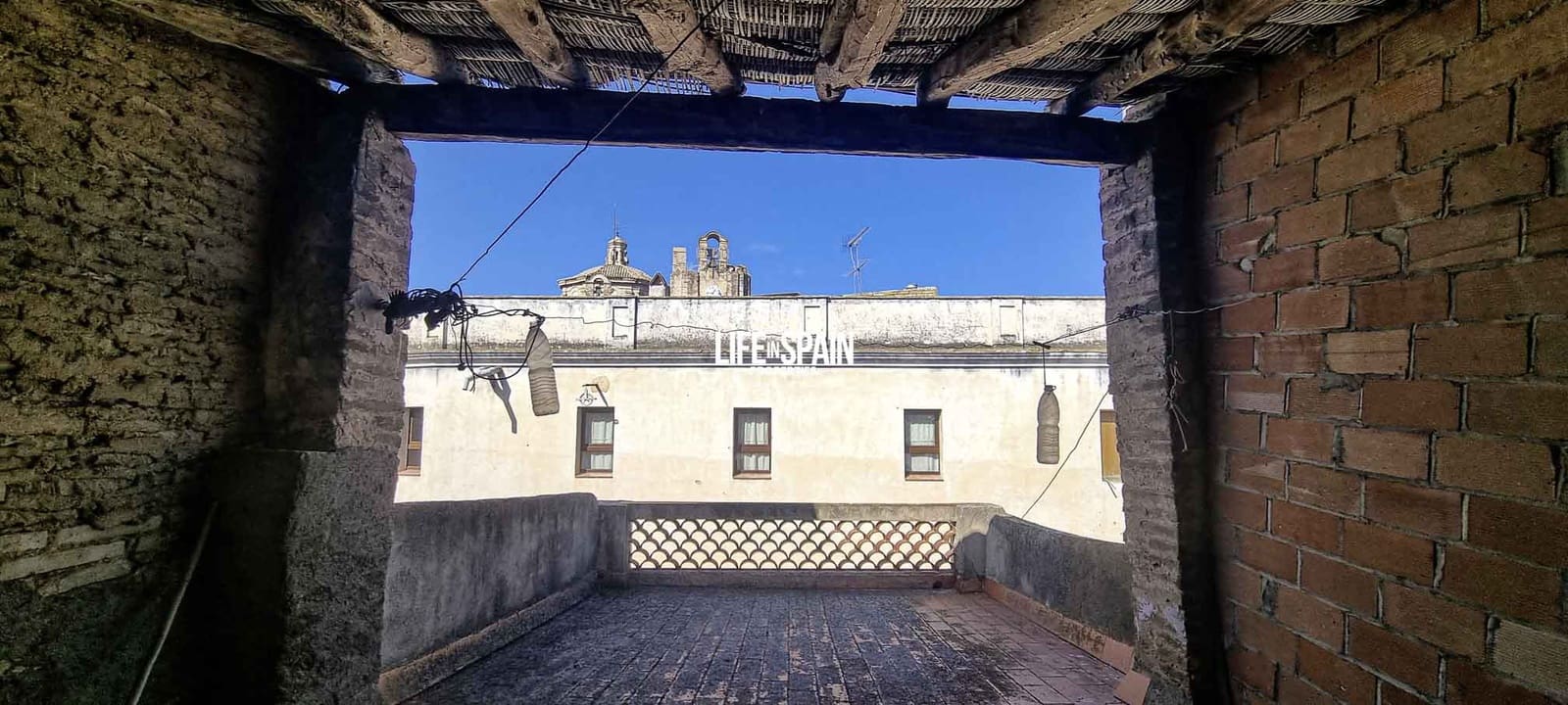 8 soveværelse Byhus til salg i Ginestar - € 85.000 (Ref: 9158365)