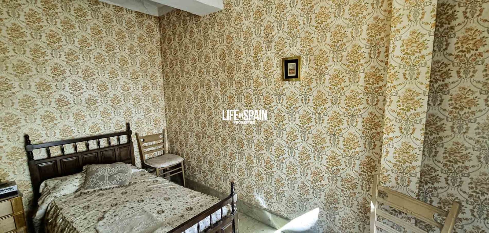 8 soveværelse Byhus til salg i Ginestar - € 85.000 (Ref: 9158365)