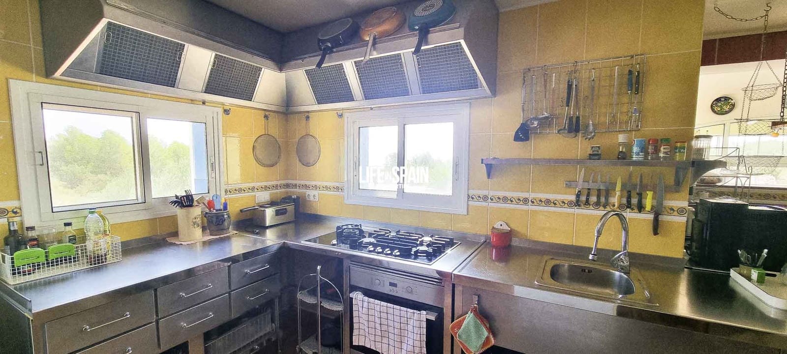 5 soveværelse Villa til salg i Tortosa med swimmingpool garage - € 715.000 (Ref: 9160604)