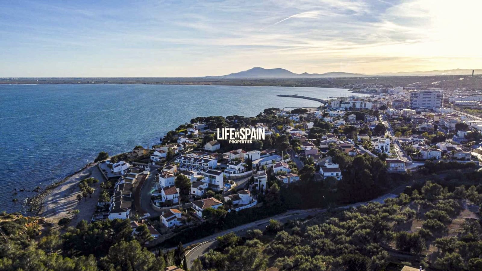 5 slaapkamer Villa te koop in L'Ampolla met zwembad garage - € 550.000 (Ref: 9195102)