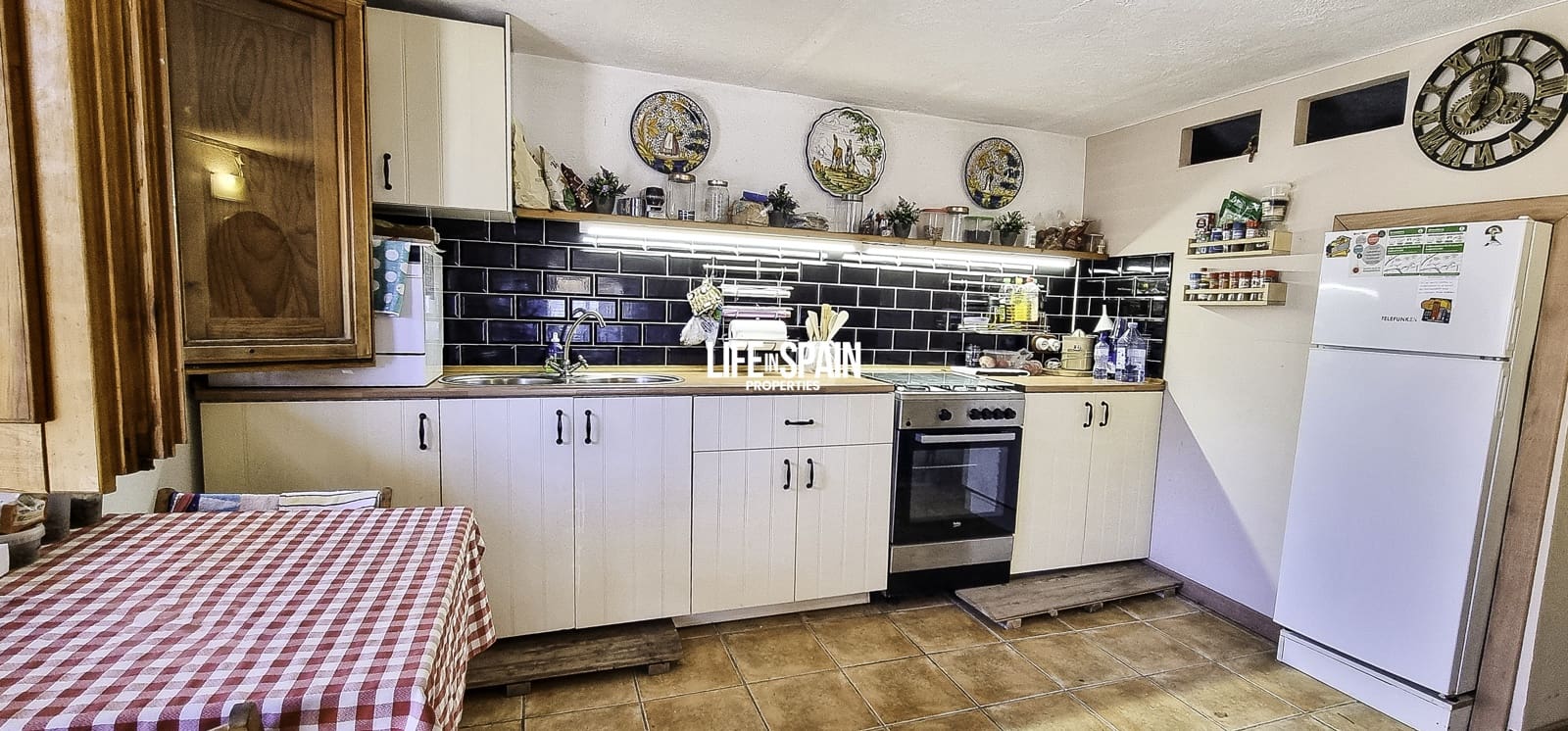 4 sypialnia Finka/Dom wiejski na sprzedaż w Tortosa z basenem - 275 000 € (Ref: 9200089)