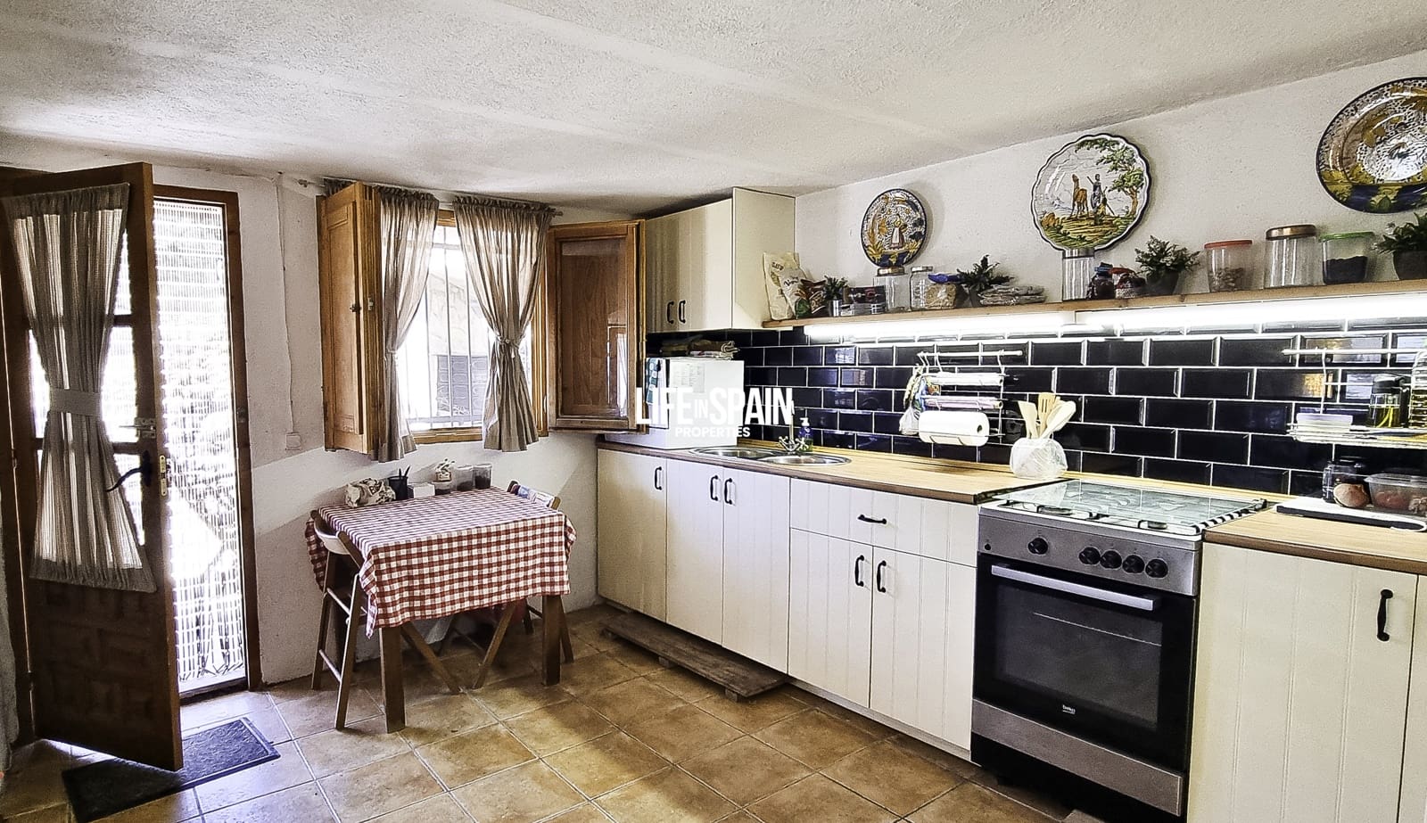 4 sypialnia Finka/Dom wiejski na sprzedaż w Tortosa z basenem - 275 000 € (Ref: 9200089)