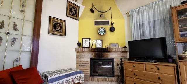 4 bedroom Finca/Country House for sale in L'Ampolla - € 250,000 (Ref: 9357875)