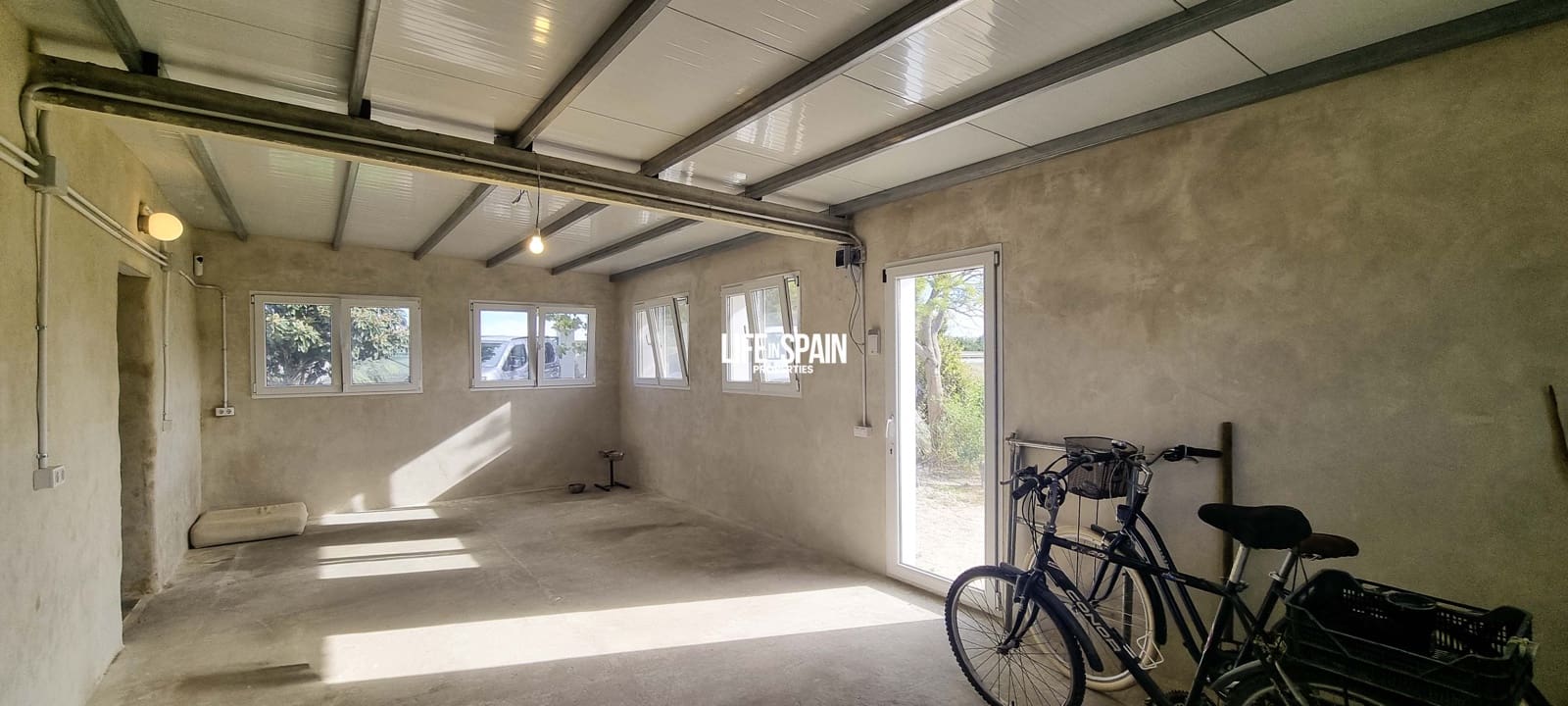 2 bedroom Finca/Country House for sale in Amposta with garage - € 165,000 (Ref: 9402755)