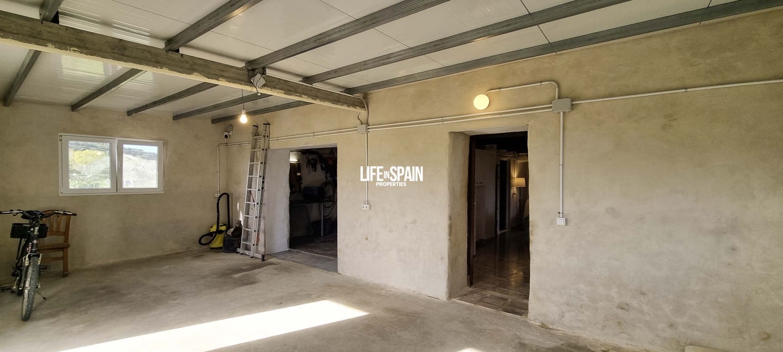 2 bedroom Finca/Country House for sale in Amposta with garage - € 165,000 (Ref: 9402755)