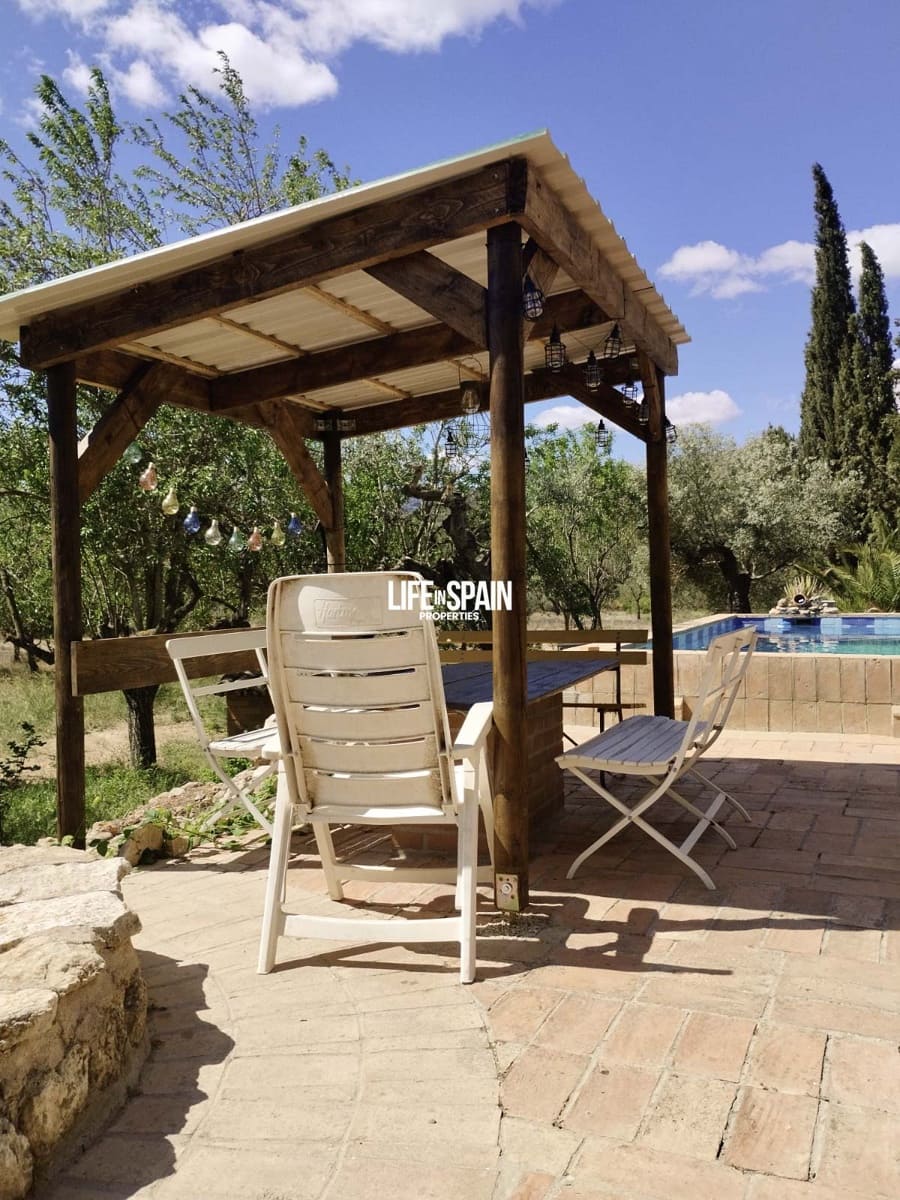 11 soverom Finca/Herregård til salgs i Rasquera med svømmebasseng garasje - € 750 000 (Ref: 9566811)