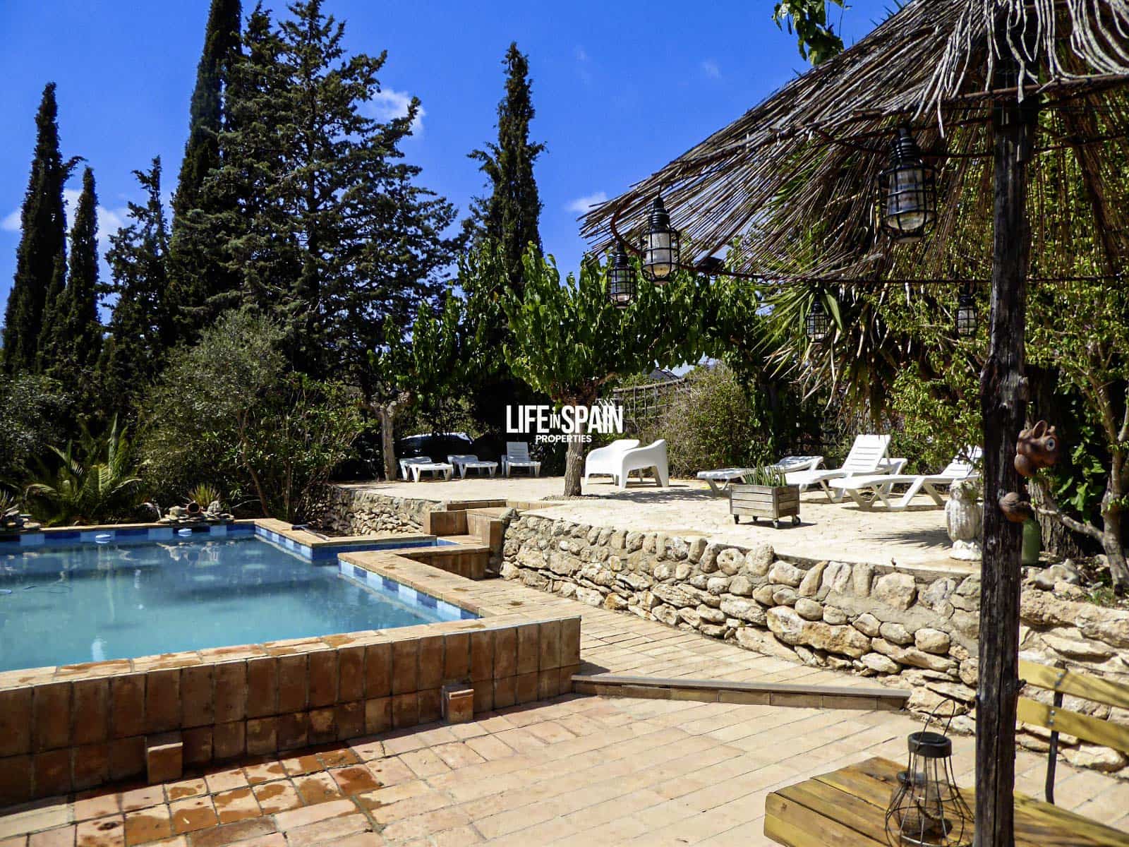 11 soverom Finca/Herregård til salgs i Rasquera med svømmebasseng garasje - € 750 000 (Ref: 9566811)