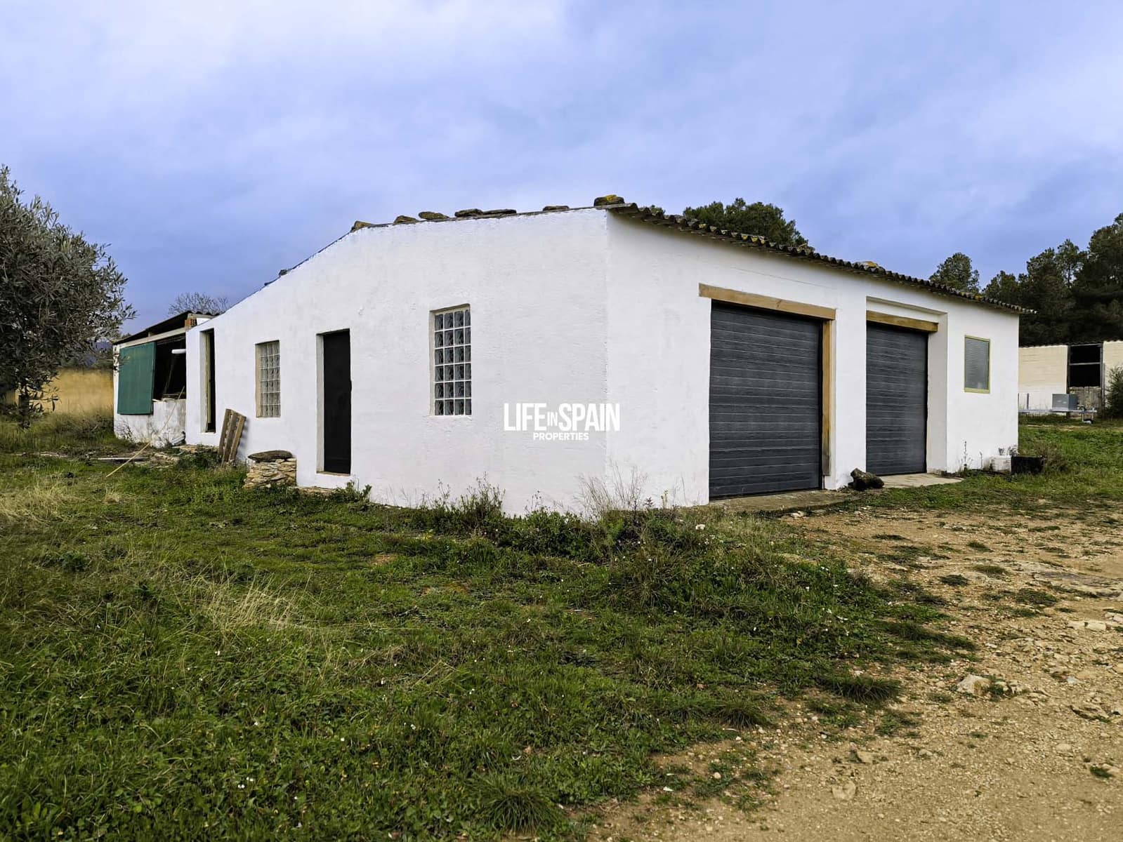 11 soverom Finca/Herregård til salgs i Rasquera med svømmebasseng garasje - € 750 000 (Ref: 9566811)