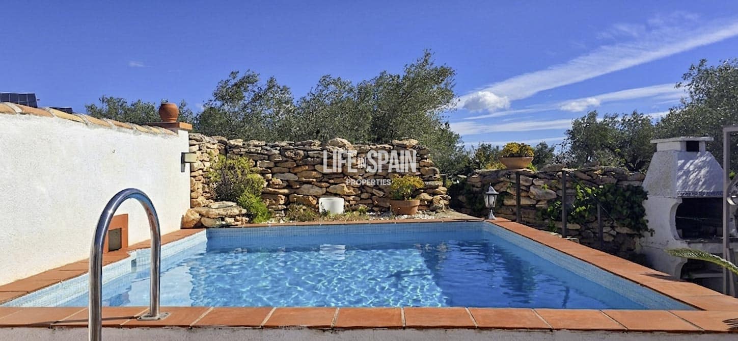 6 bedroom Finca/Country House for sale in L'Ampolla - € 390,000 (Ref: 9751489)