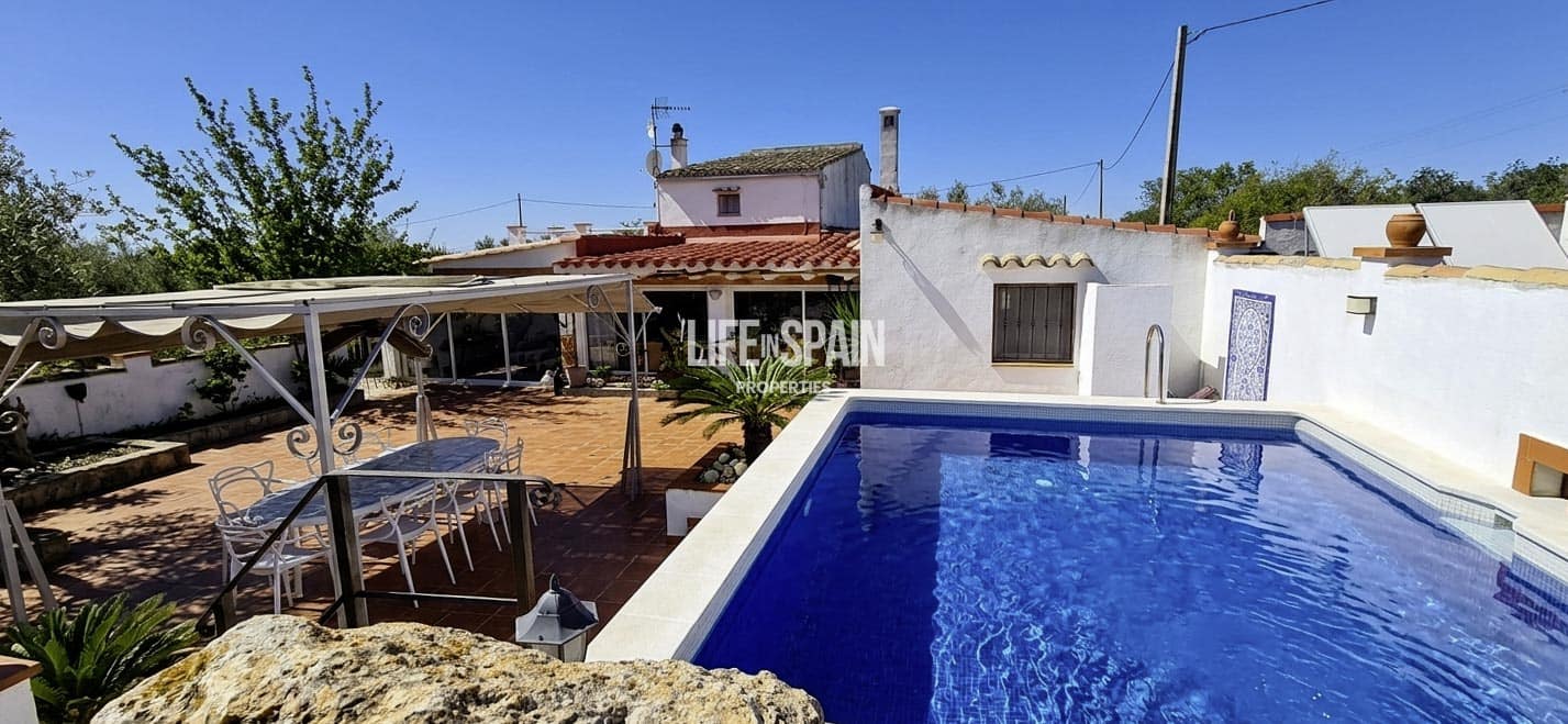 6 bedroom Finca/Country House for sale in L'Ampolla - € 390,000 (Ref: 9751489)