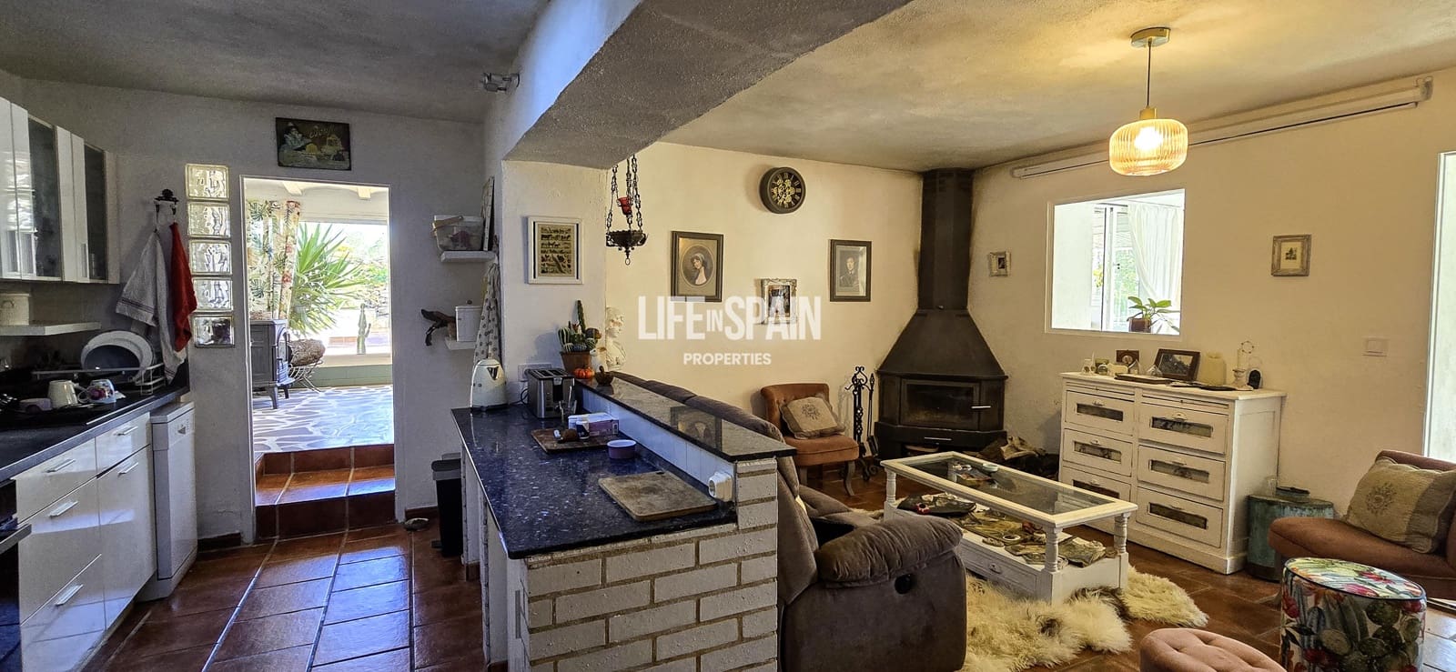 6 bedroom Finca/Country House for sale in L'Ampolla - € 390,000 (Ref: 9751489)