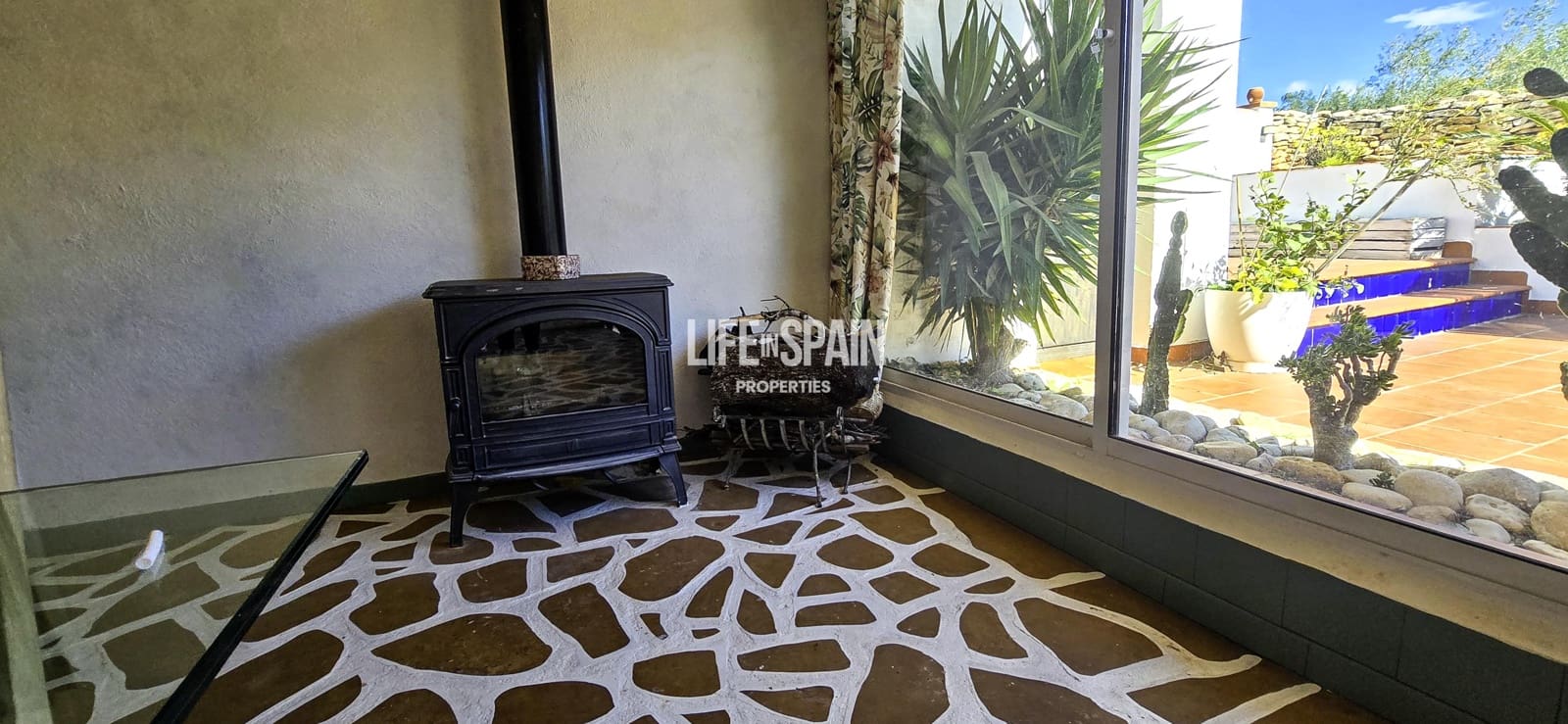 6 bedroom Finca/Country House for sale in L'Ampolla - € 390,000 (Ref: 9751489)