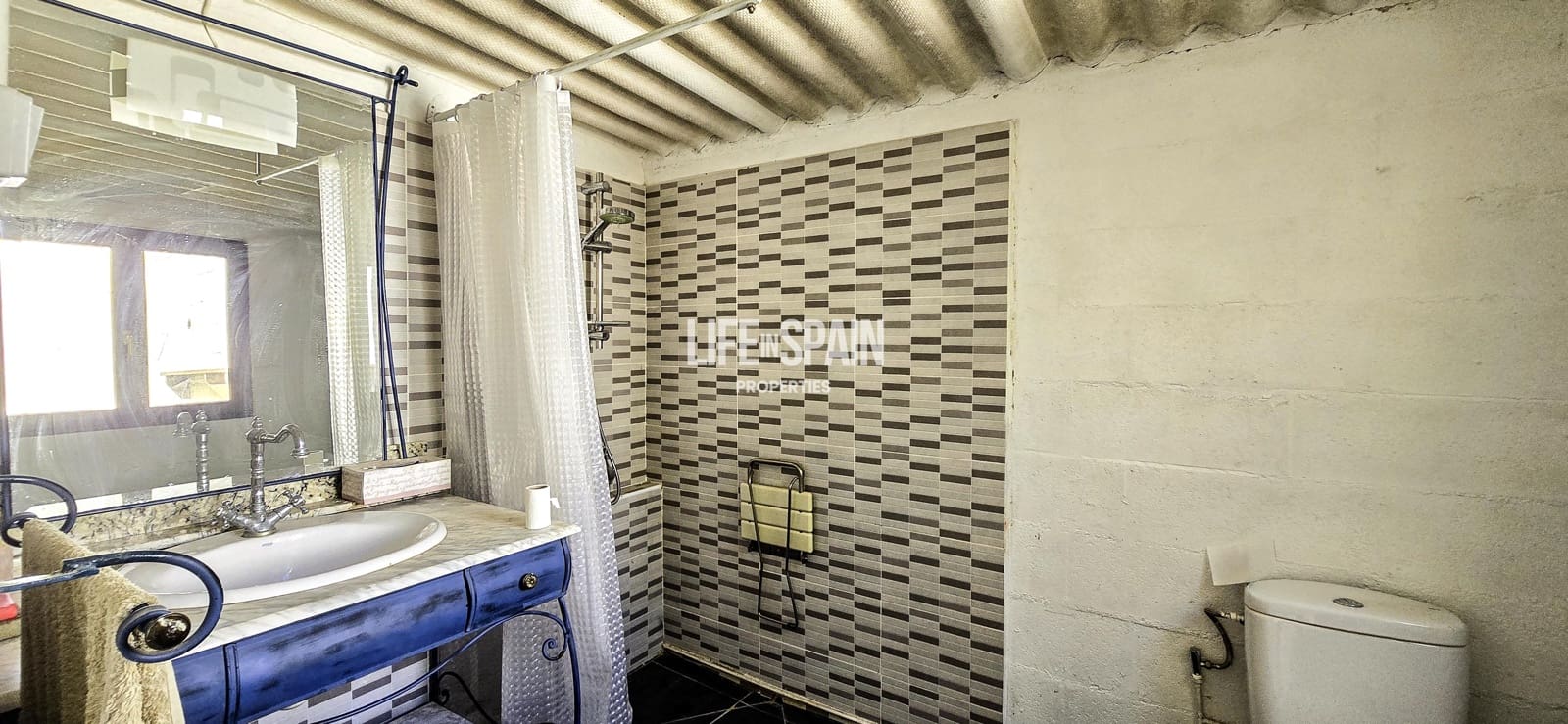 6 bedroom Finca/Country House for sale in L'Ampolla - € 390,000 (Ref: 9751489)