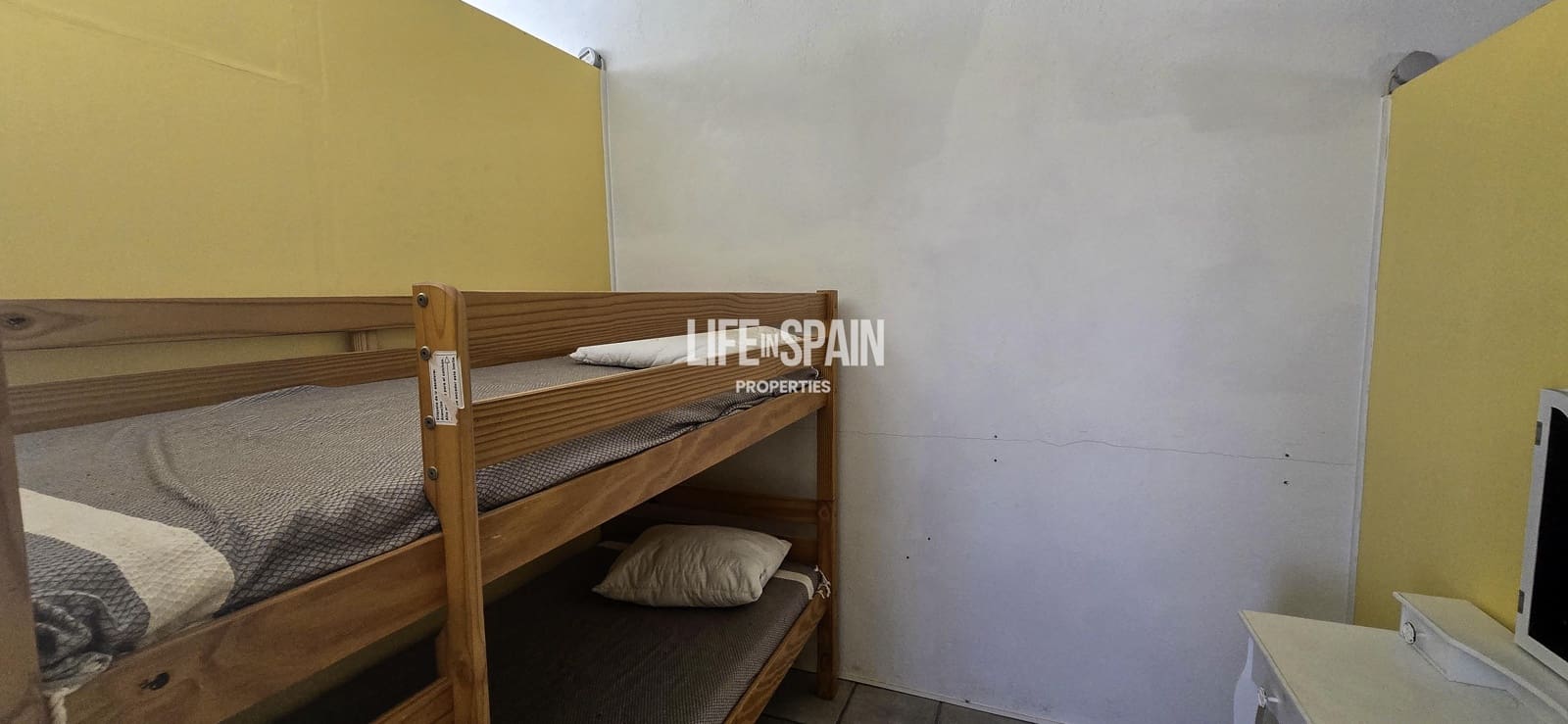 6 bedroom Finca/Country House for sale in L'Ampolla - € 390,000 (Ref: 9751489)