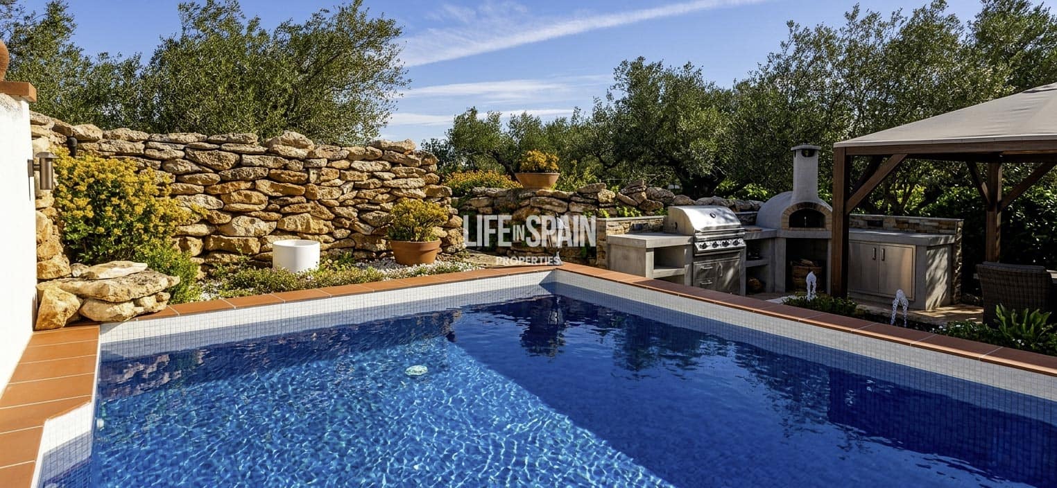 6 bedroom Finca/Country House for sale in L'Ampolla - € 390,000 (Ref: 9751489)