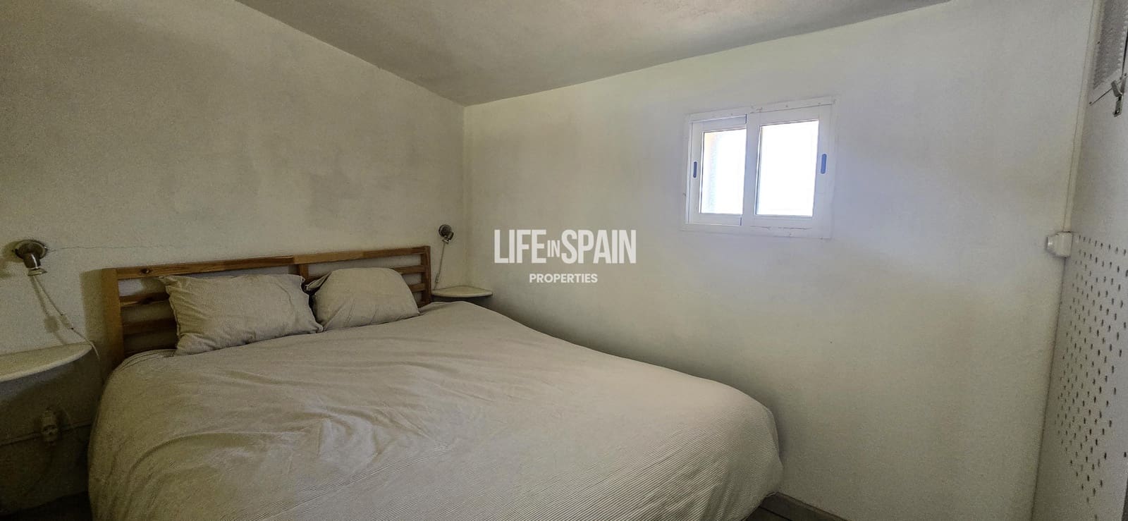 6 bedroom Finca/Country House for sale in L'Ampolla - € 390,000 (Ref: 9751489)