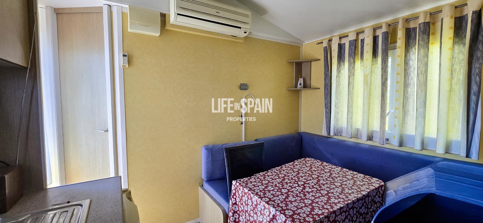 6 bedroom Finca/Country House for sale in L'Ampolla - € 390,000 (Ref: 9751489)