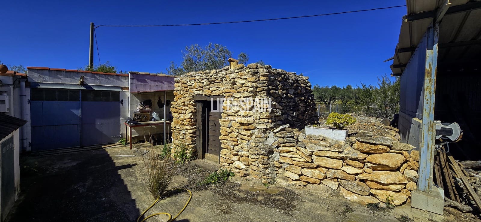 6 bedroom Finca/Country House for sale in L'Ampolla - € 390,000 (Ref: 9751489)