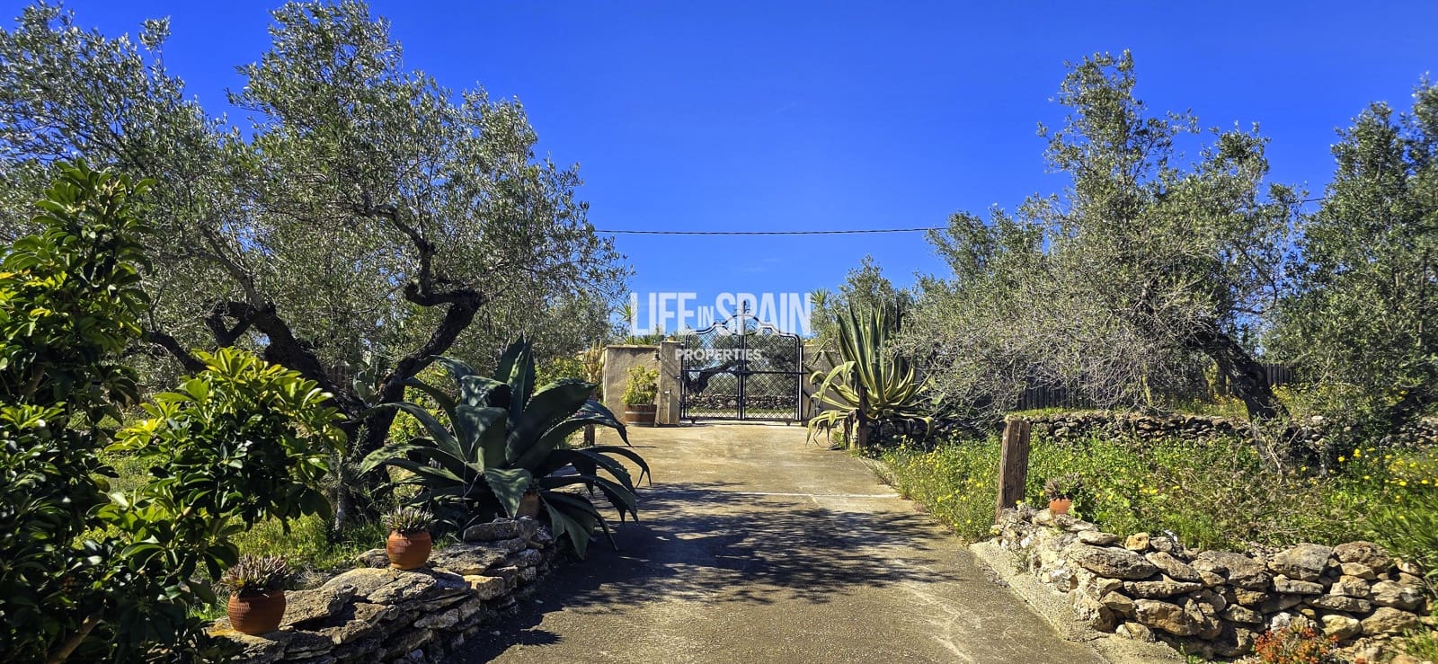 6 bedroom Finca/Country House for sale in L'Ampolla - € 390,000 (Ref: 9751489)