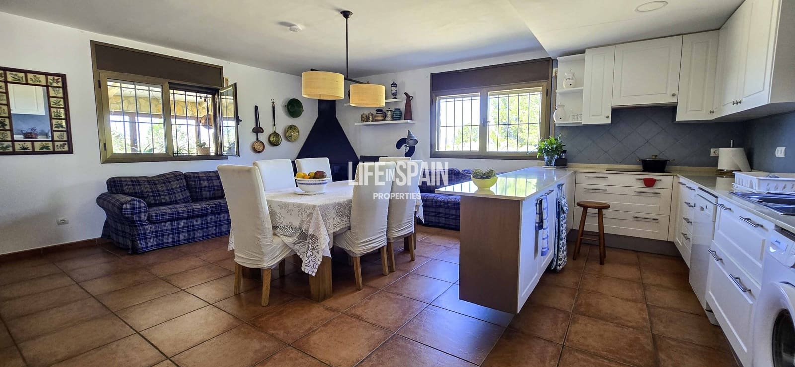 6 bedroom Finca/Country House for sale in L'Ametlla de Mar - € 640,000 (Ref: 9861216)