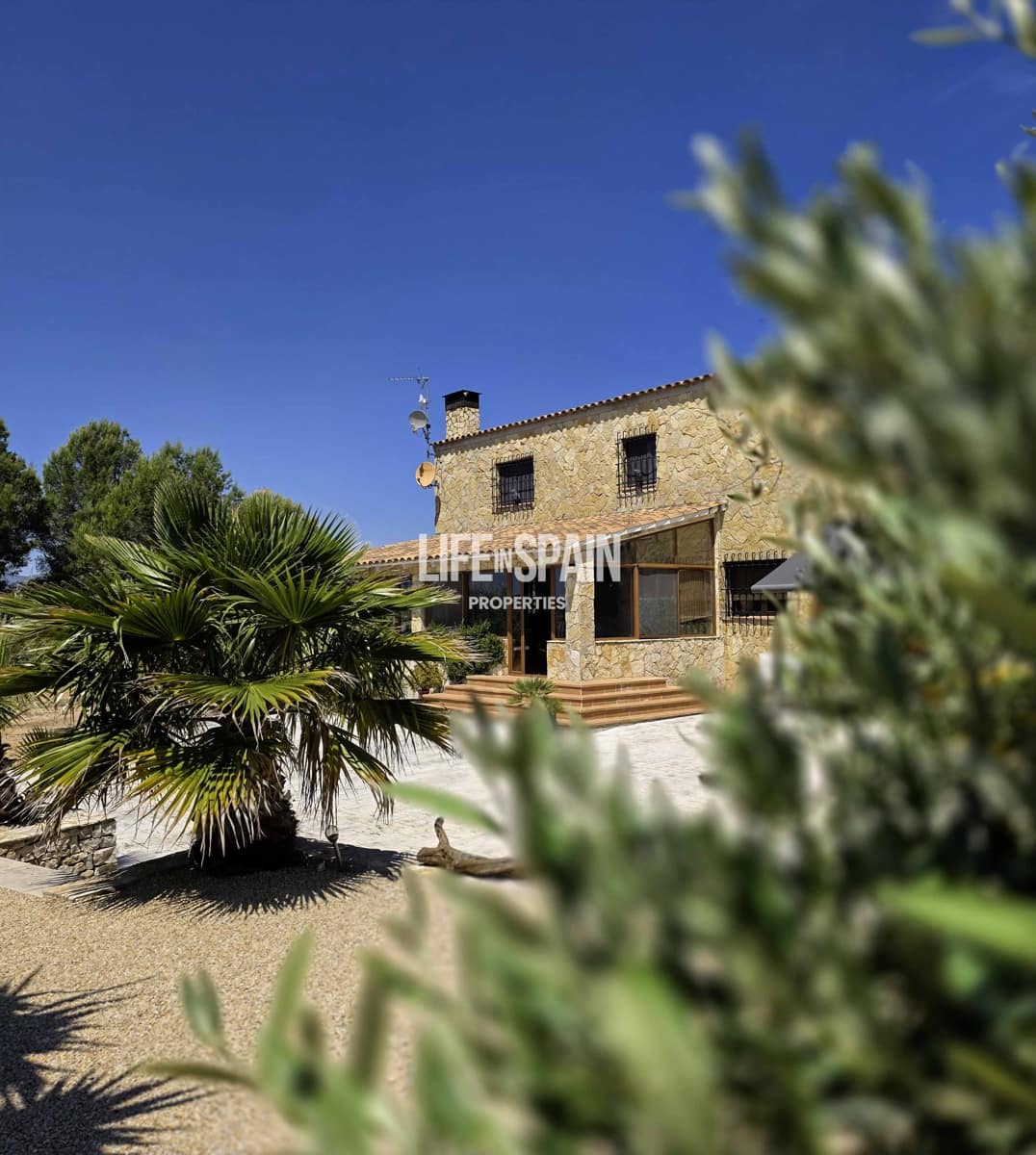 6 bedroom Finca/Country House for sale in L'Ametlla de Mar - € 640,000 (Ref: 9861216)