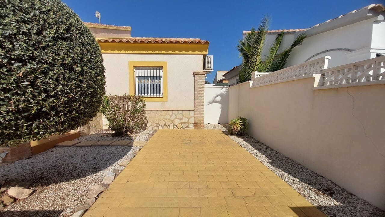 2 soveværelse Villa til salg i Camposol med swimmingpool garage - € 150.000 (Ref: 10185874)