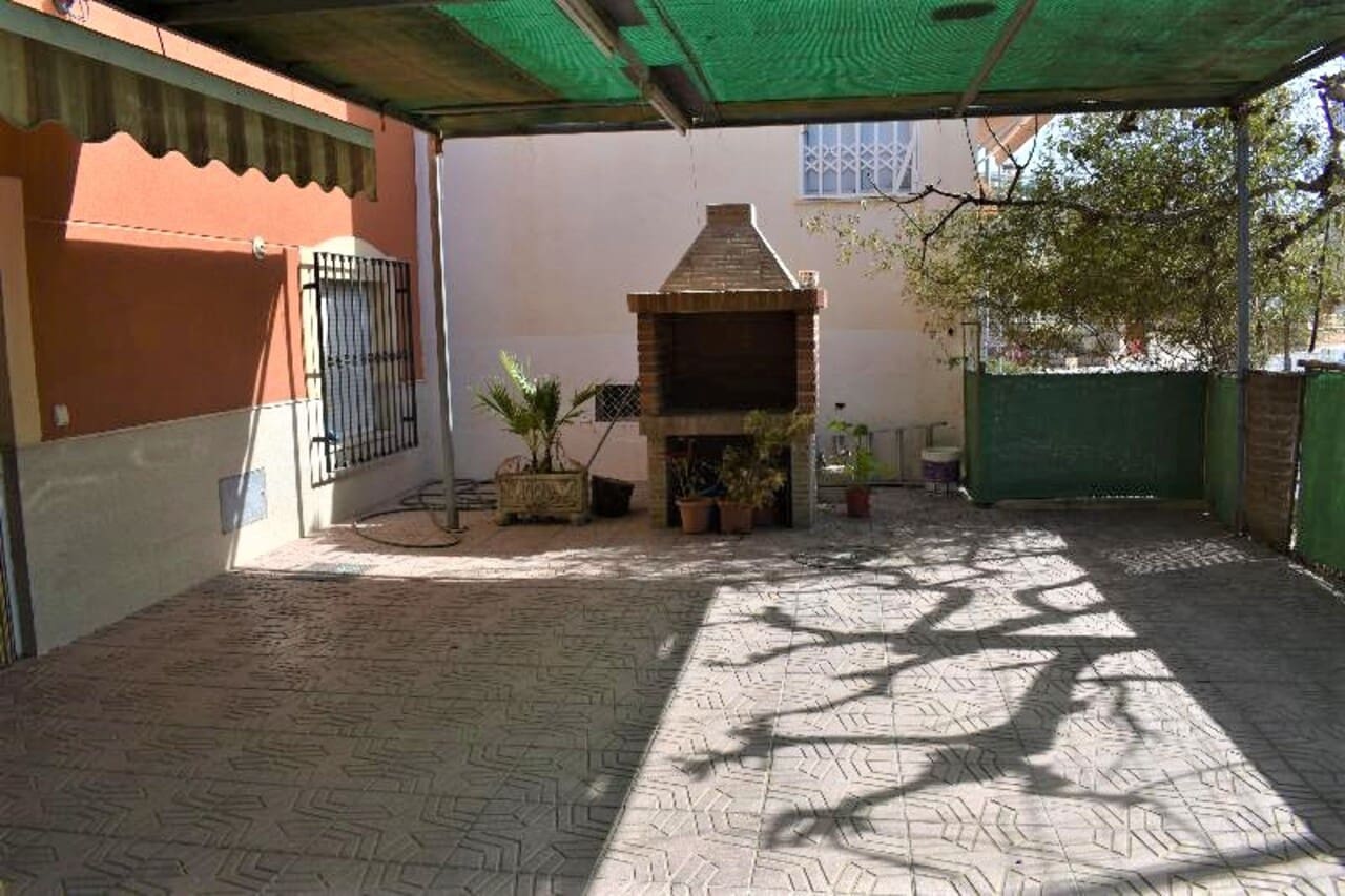 6 bedroom Villa for sale in Puerto de Mazarron with garage - € 197,995 (Ref: 7660054)