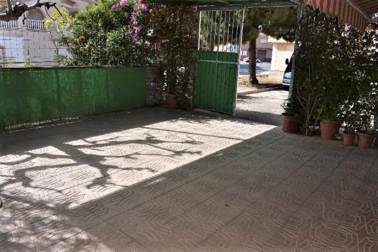 6 bedroom Villa for sale in Puerto de Mazarron with garage - € 197,995 (Ref: 7660054)