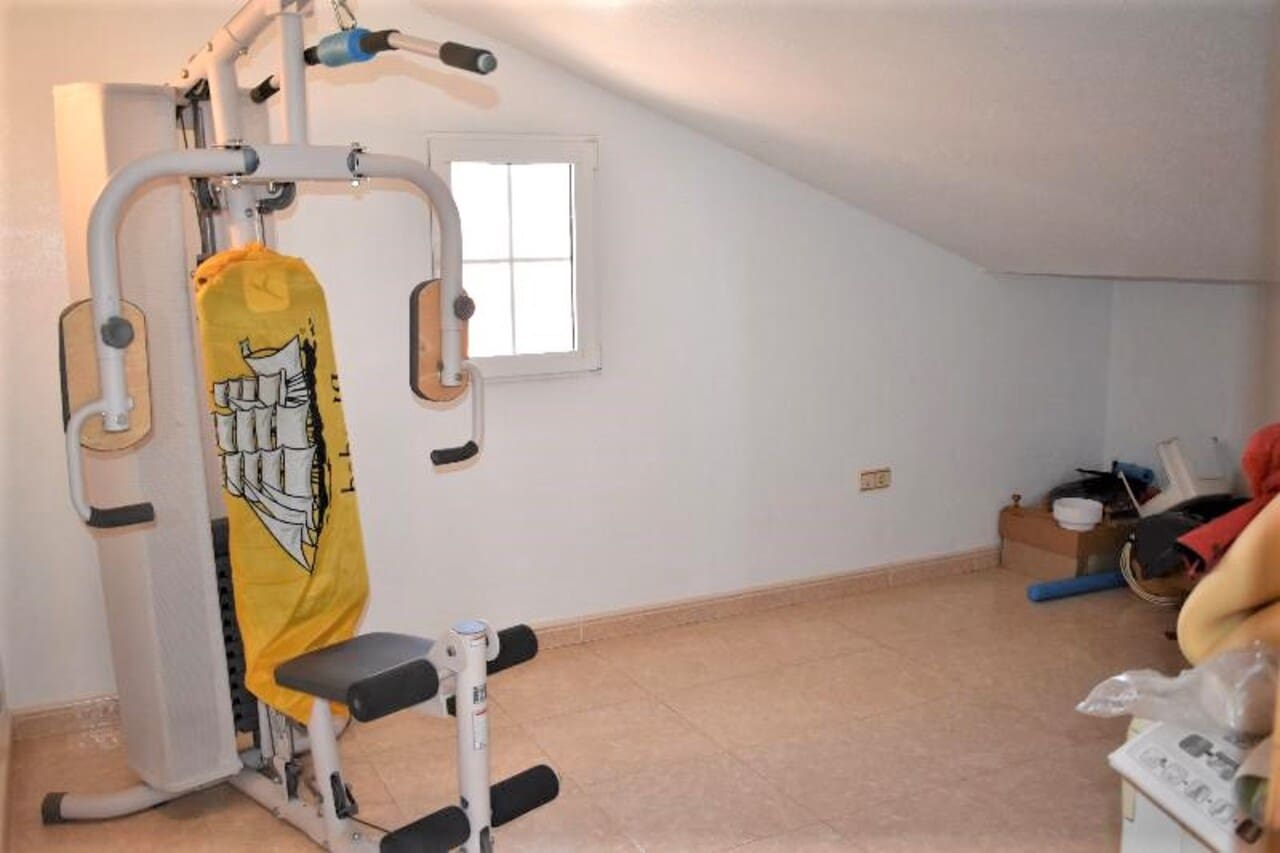 6 bedroom Villa for sale in Puerto de Mazarron with garage - € 197,995 (Ref: 7660054)