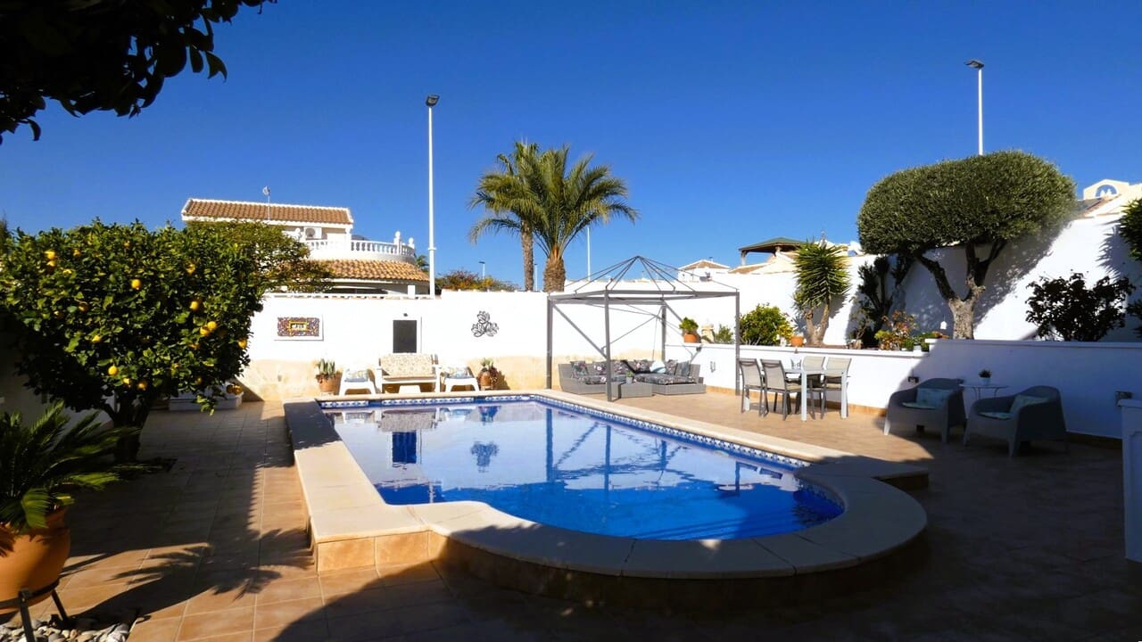 5 bedroom Villa for sale in Mazarron with pool - € 329,995 (Ref: 8742304)