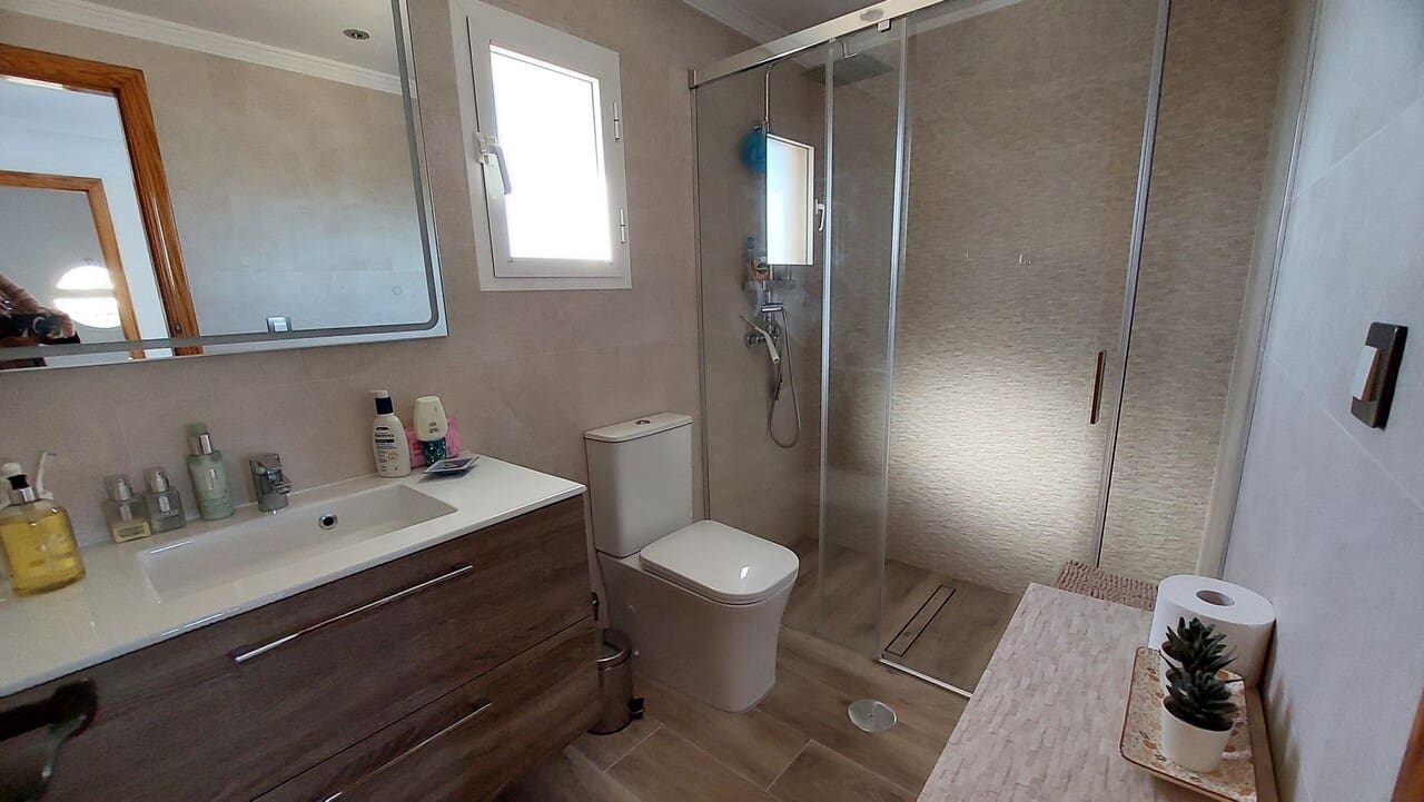 5 bedroom Villa for sale in Mazarron with pool - € 329,995 (Ref: 8742304)