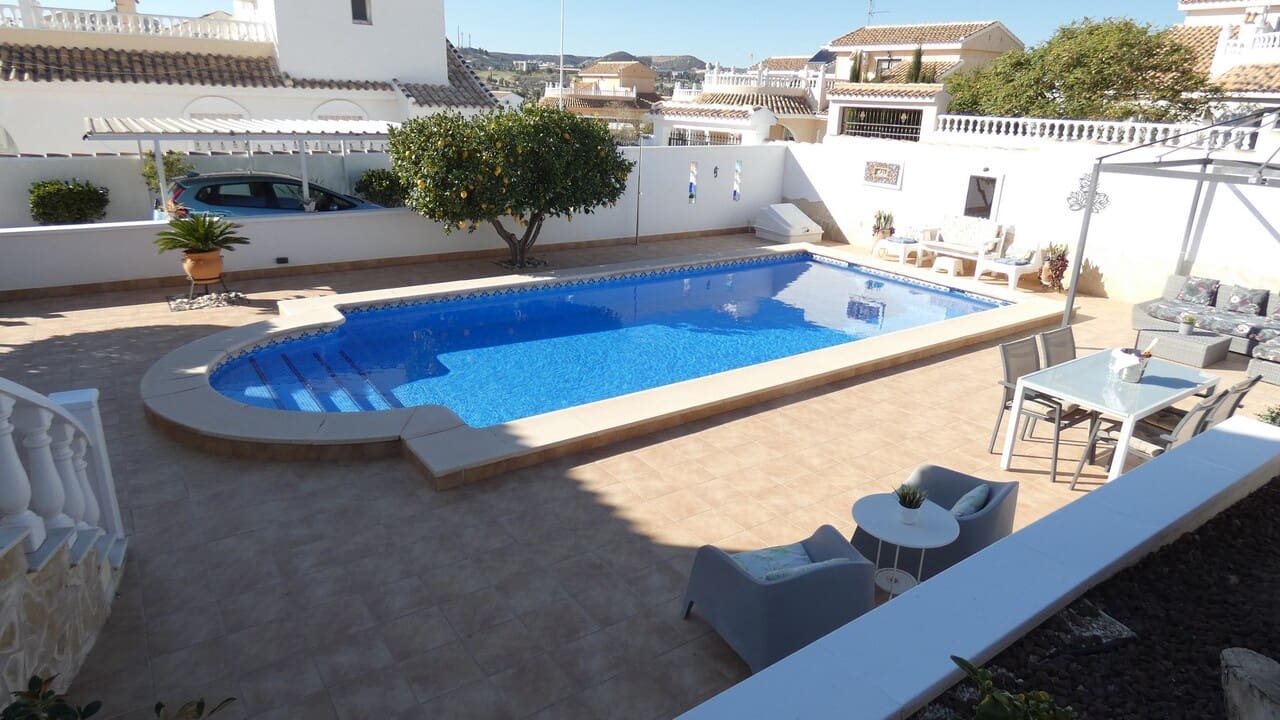 5 bedroom Villa for sale in Mazarron with pool - € 329,995 (Ref: 8742304)