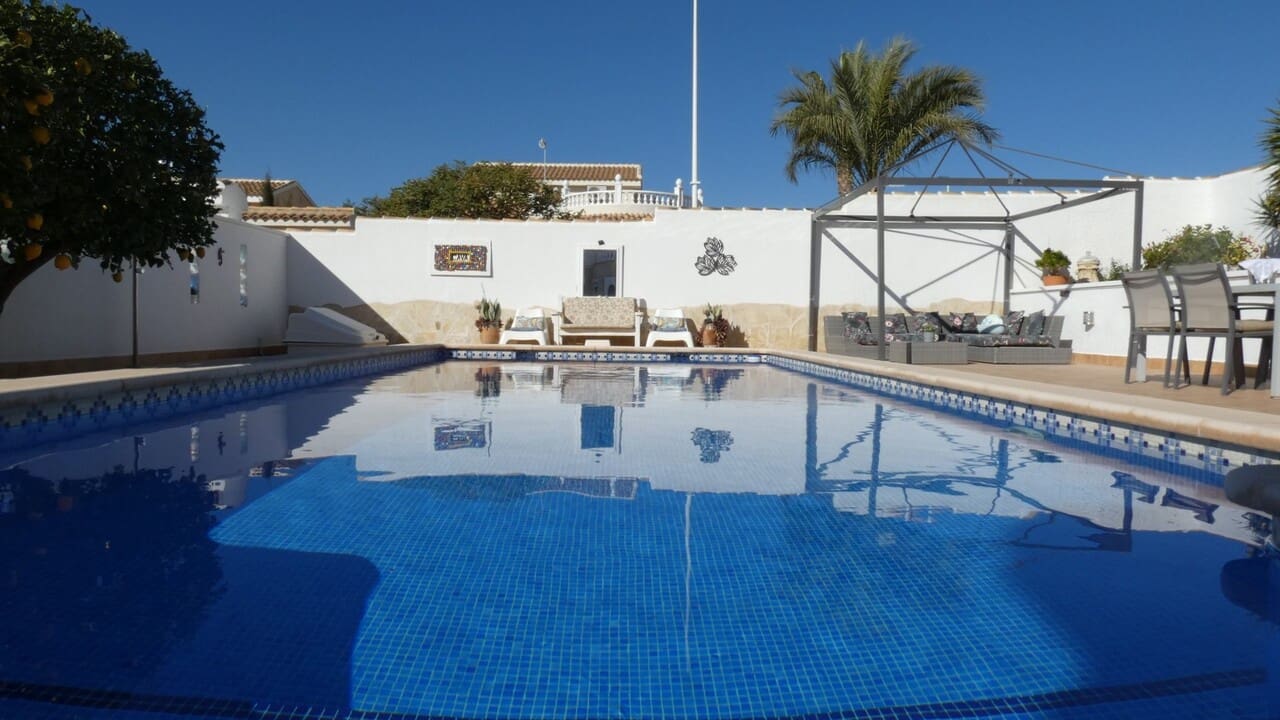 5 bedroom Villa for sale in Mazarron with pool - € 329,995 (Ref: 8742304)
