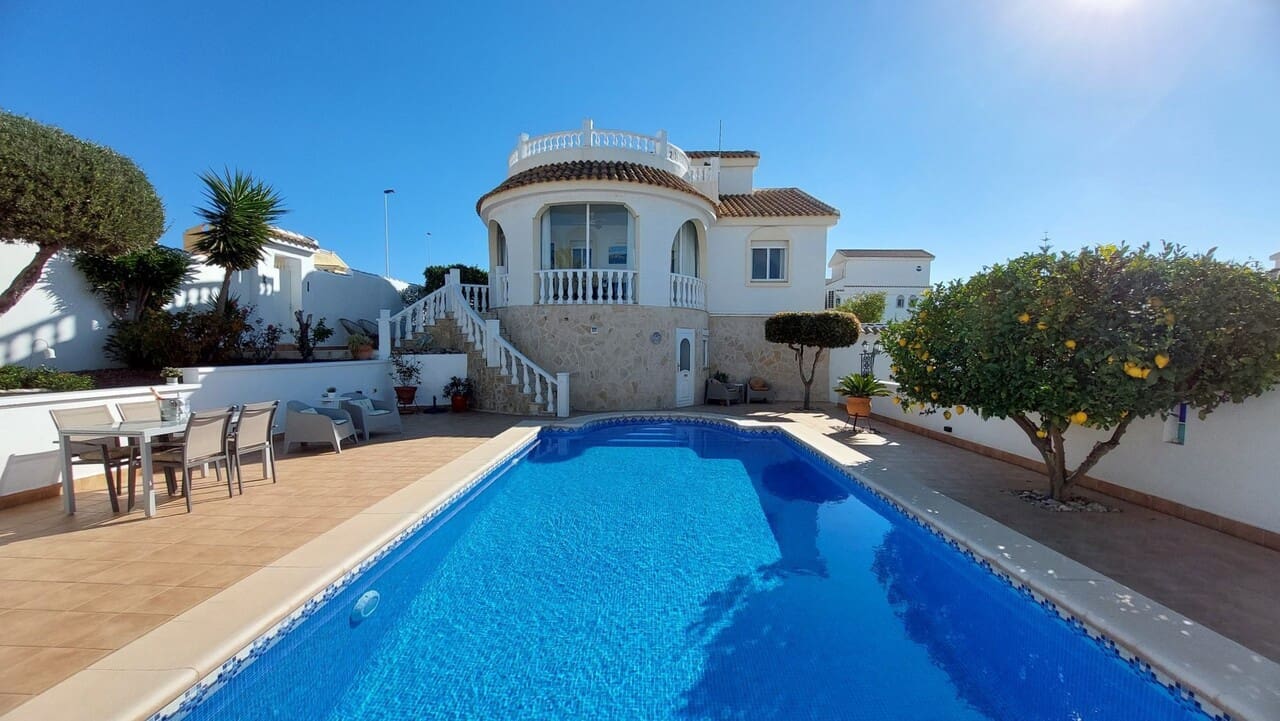 5 bedroom Villa for sale in Mazarron with pool - € 329,995 (Ref: 8742304)