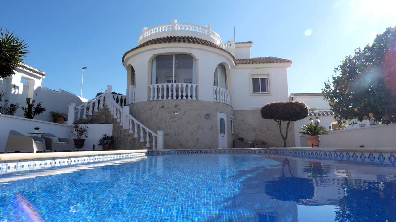 5 bedroom Villa for sale in Mazarron with pool - € 329,995 (Ref: 8742304)