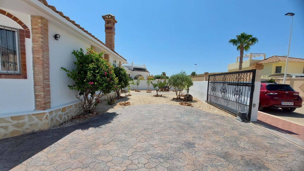 3 soveværelse Villa til salg i Camposol med swimmingpool - € 265.000 (Ref: 9101271)