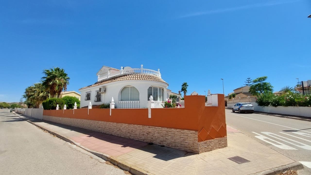 3 bedroom Villa for sale in Mazarron with pool garage - € 322,900 (Ref: 9207611)