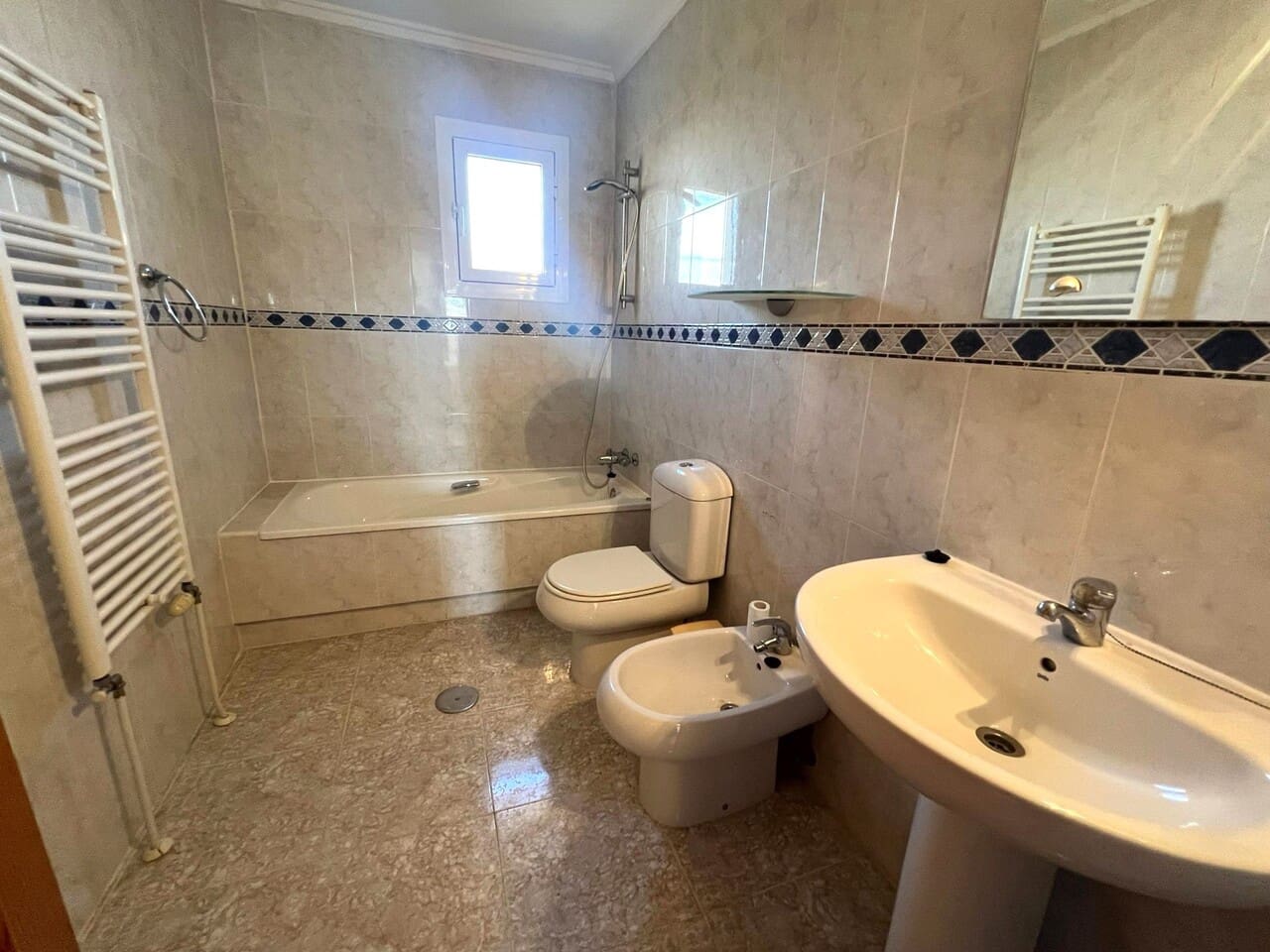 3 bedroom Villa for sale in Mazarron with pool garage - € 160,000 (Ref: 9447234)