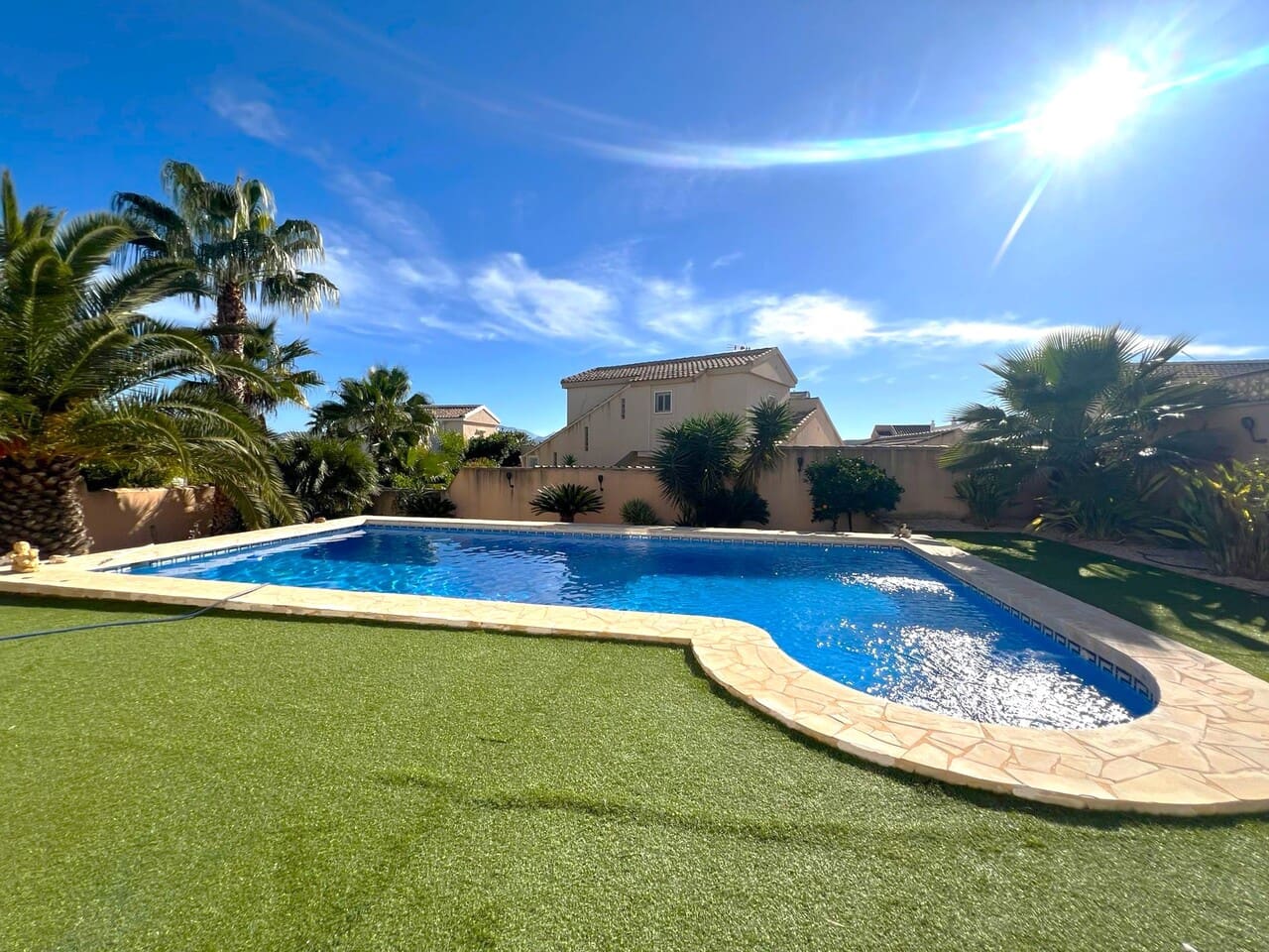 3 bedroom Villa for sale in Mazarron with pool garage - € 160,000 (Ref: 9447234)
