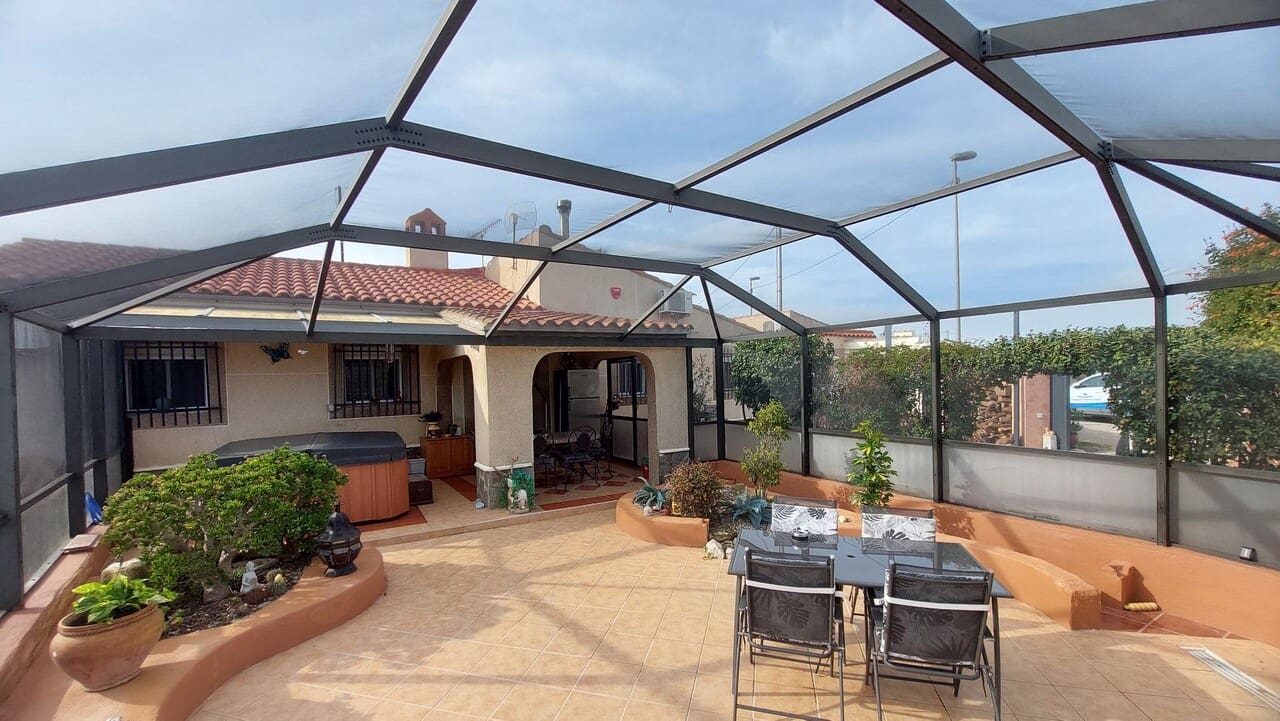 4 bedroom Villa for sale in El Pareton - € 185,000 (Ref: 9510344)