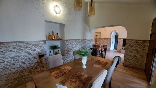 4 bedroom Villa for sale in El Pareton, Totana - € 185,000 (Ref: 9510344)