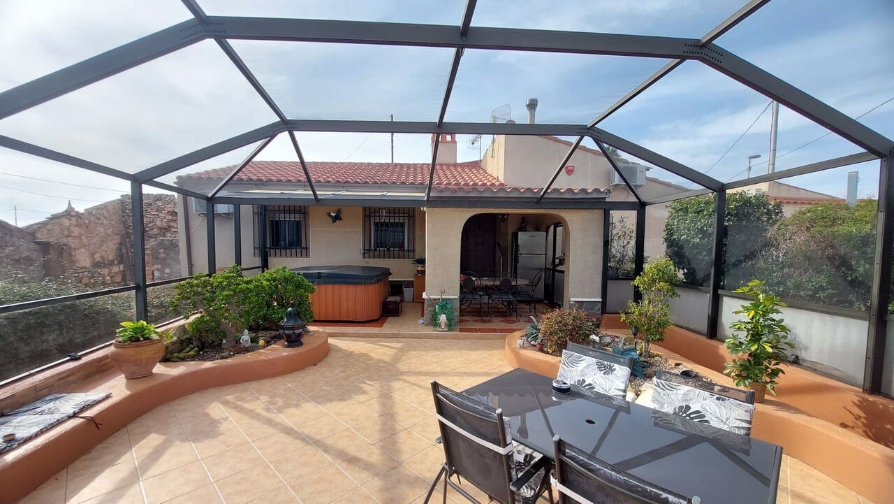 4 bedroom Villa for sale in El Pareton - € 185,000 (Ref: 9510344)