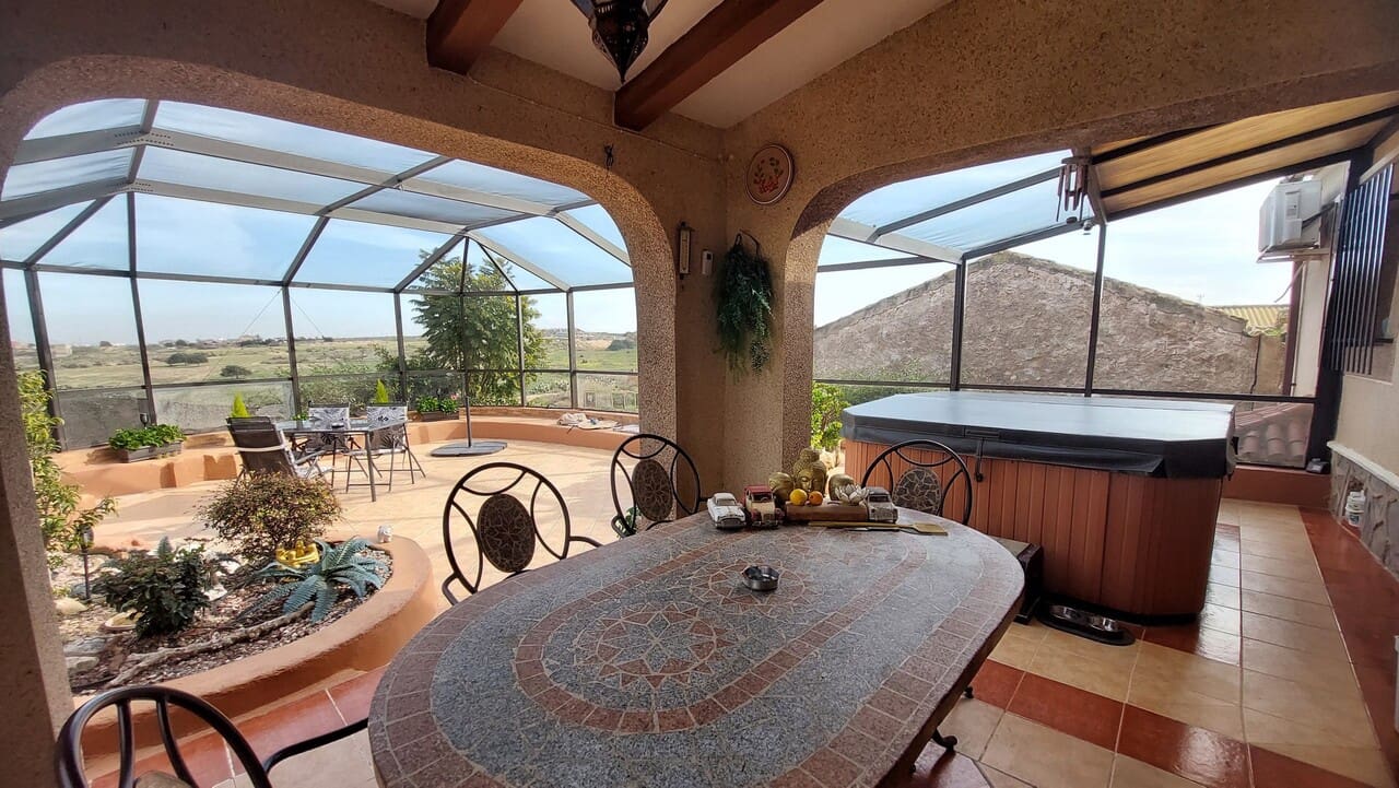 4 bedroom Villa for sale in El Pareton - € 185,000 (Ref: 9510344)