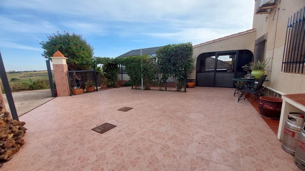 4 bedroom Villa for sale in El Pareton - € 185,000 (Ref: 9510344)