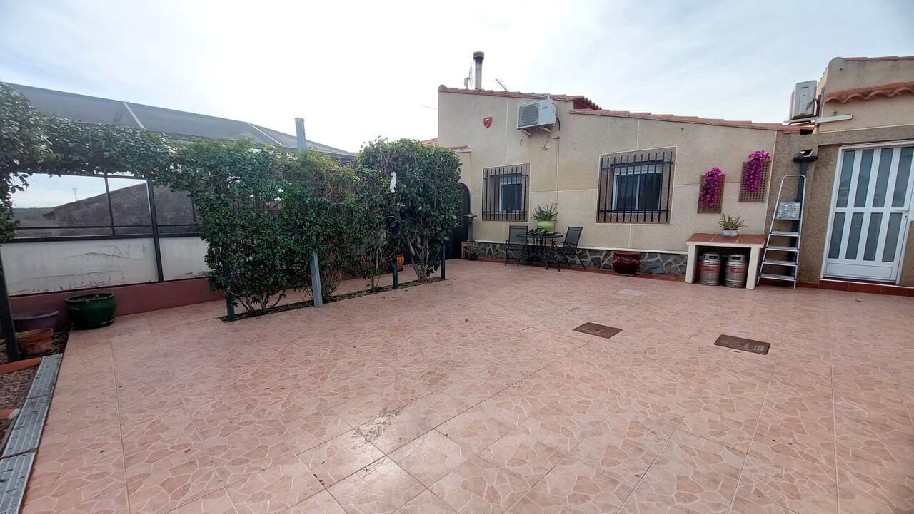 4 bedroom Villa for sale in El Pareton - € 185,000 (Ref: 9510344)