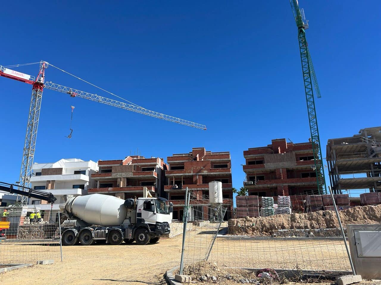 2 bedroom Apartment for sale in Condado de Alhama with pool - € 218,400 (Ref: 9653360)