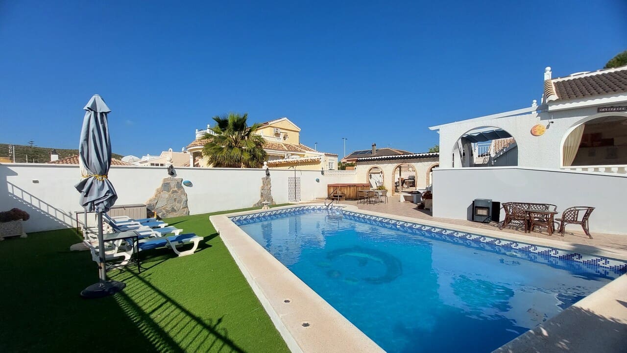 3 bedroom Villa for sale in Camposol with pool - € 245,000 (Ref: 9720625)