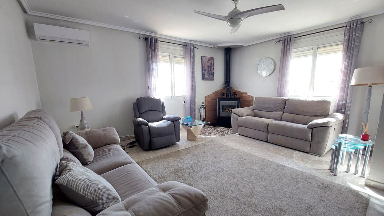 3 bedroom Villa for sale in Camposol with pool - € 245,000 (Ref: 9720625)