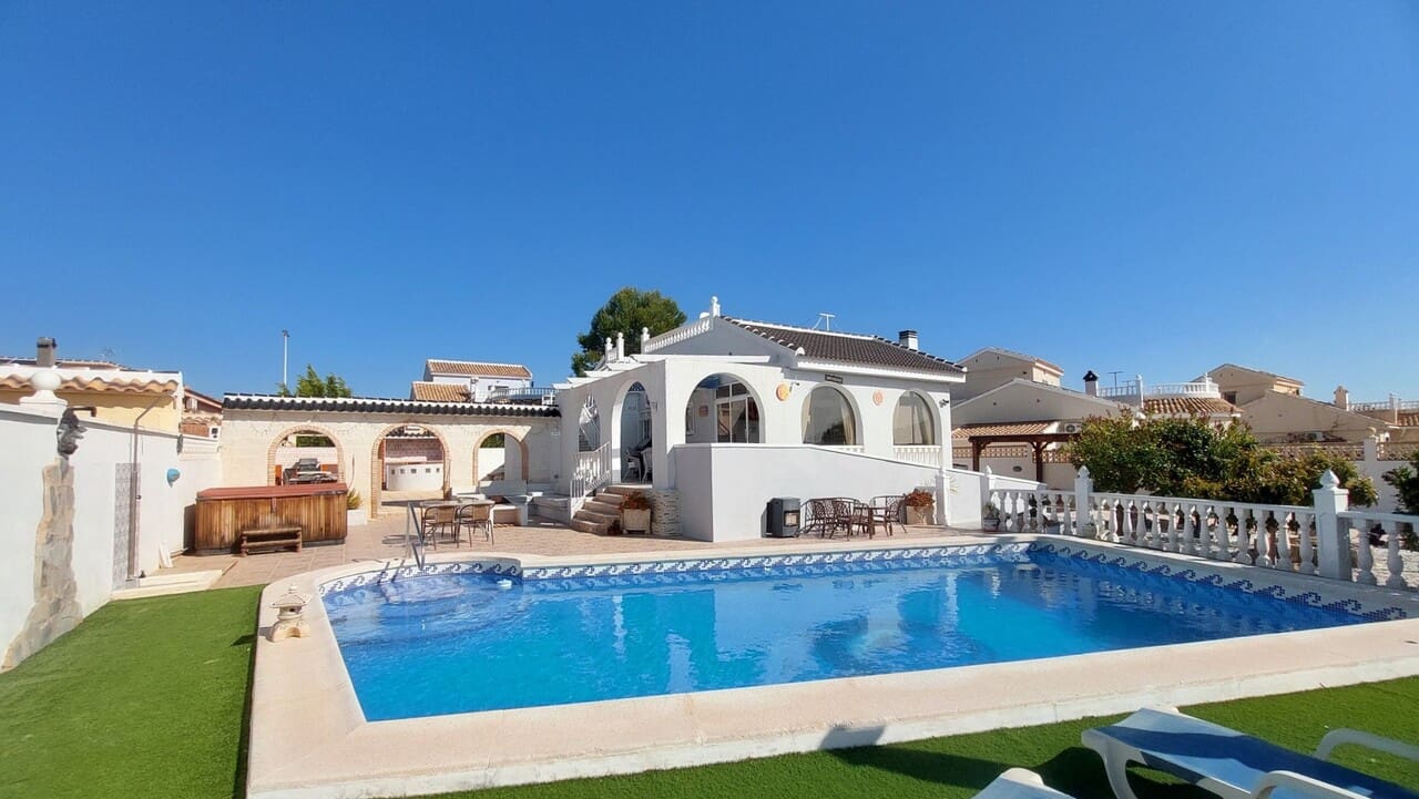3 bedroom Villa for sale in Camposol with pool - € 245,000 (Ref: 9720625)
